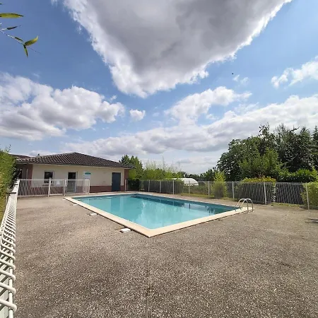 Le Sporting Land - Avec Entree Autonome, Parking Prive & Sa Piscine ! -