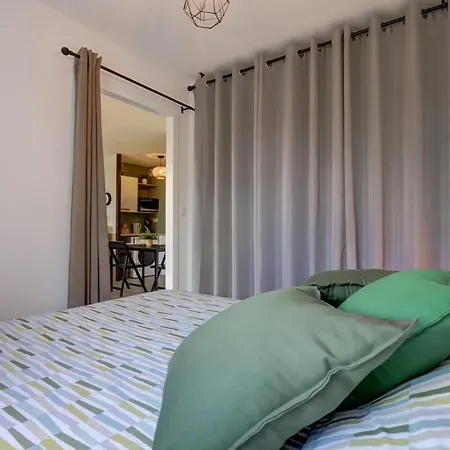 Le Sporting Land - Avec Entree Autonome, Parking Prive & Sa Piscine ! - 아파트 가이약