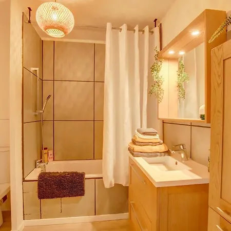 Le Sporting Land - Avec Entree Autonome, Parking Prive & Sa Piscine ! - דירה *