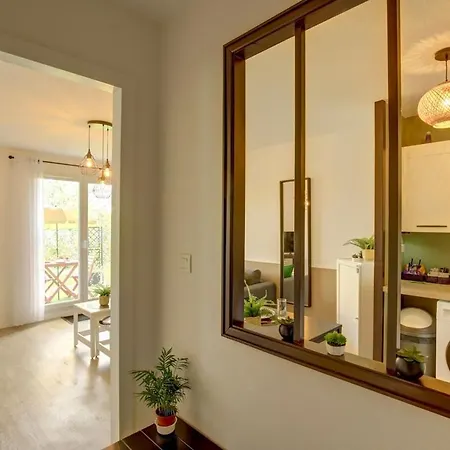 Le Sporting Land - Avec Entree Autonome, Parking Prive & Sa Piscine ! -